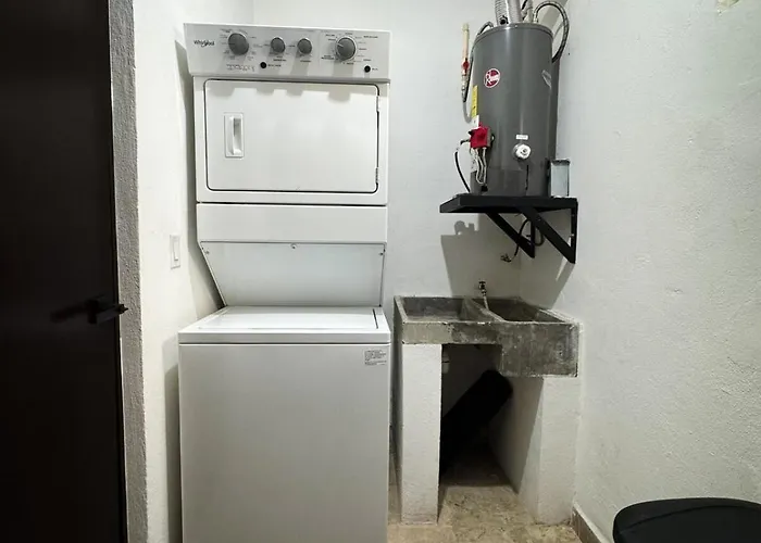 Modern 2br -3ba With Pool And Parking *