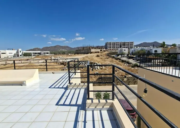 Villa Modern 2br -3ba With Pool And Parking *