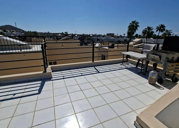 Modern 2br -3ba With Pool And Parking *