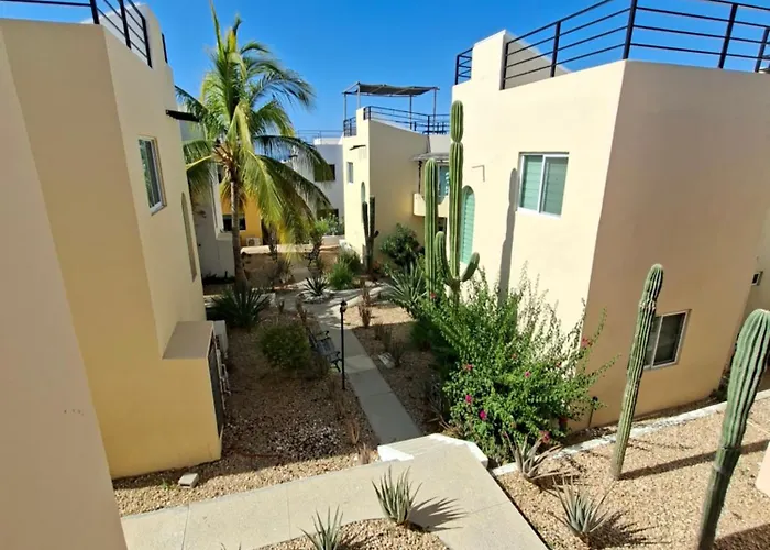 Villa Modern 2br -3ba With Pool And Parking *