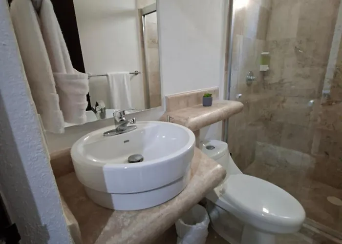 Modern 2br -3ba With Pool And Parking