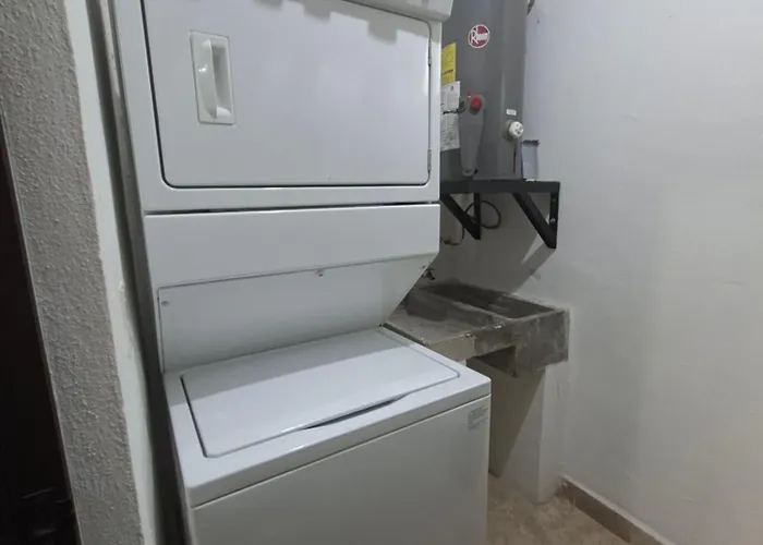 Modern 2br -3ba With Pool And Parking *